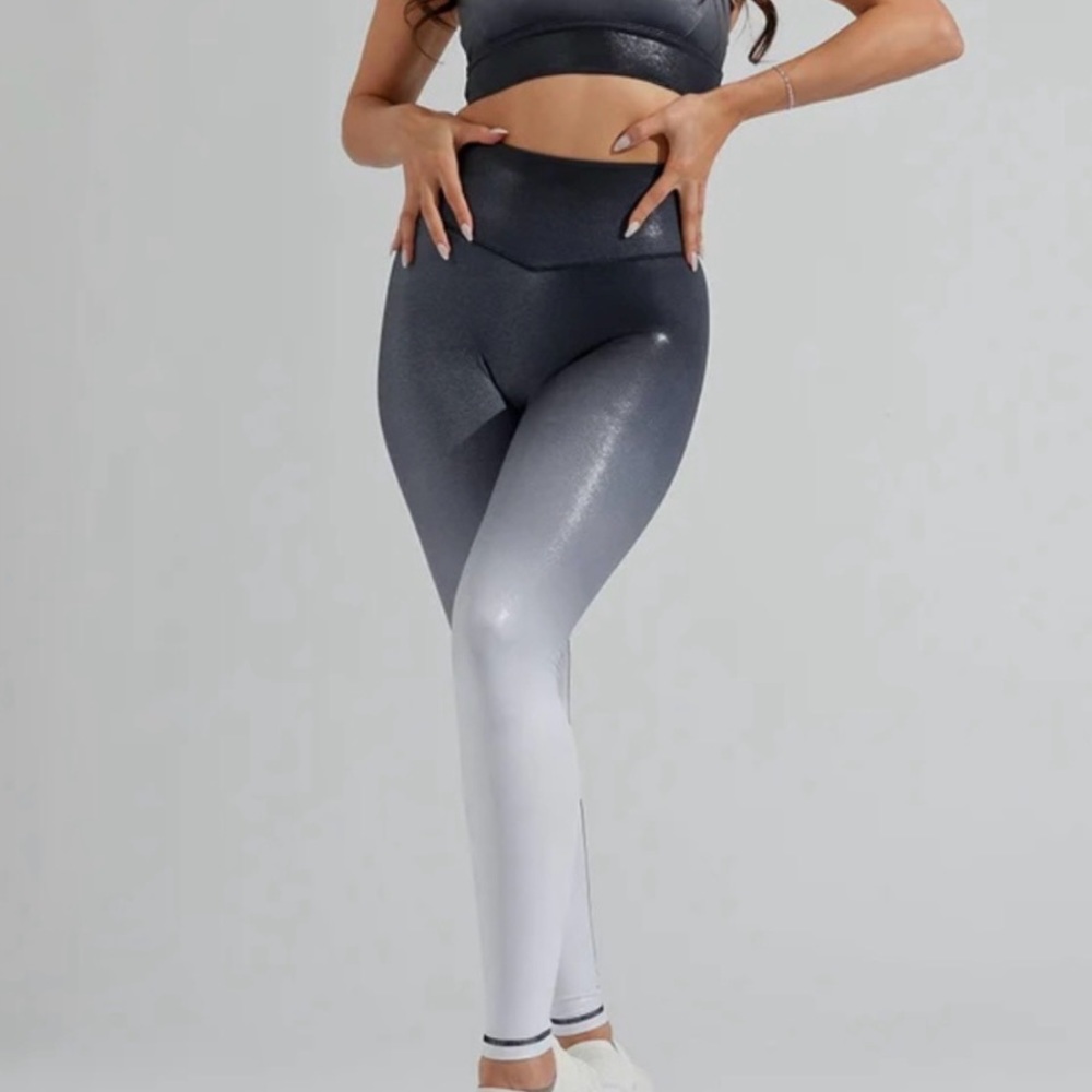Never worn Buffbunny Rebel Grey Ombré legging
